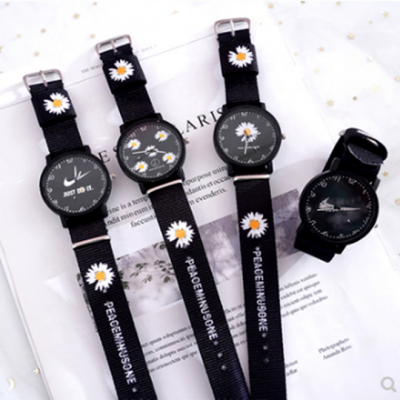 Small daisies watch for wholesale